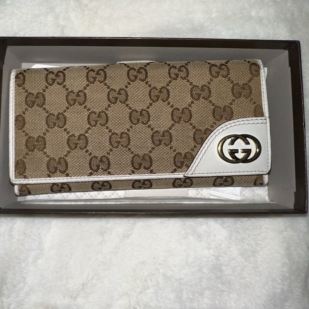 Authentic Gucci Long Wallet